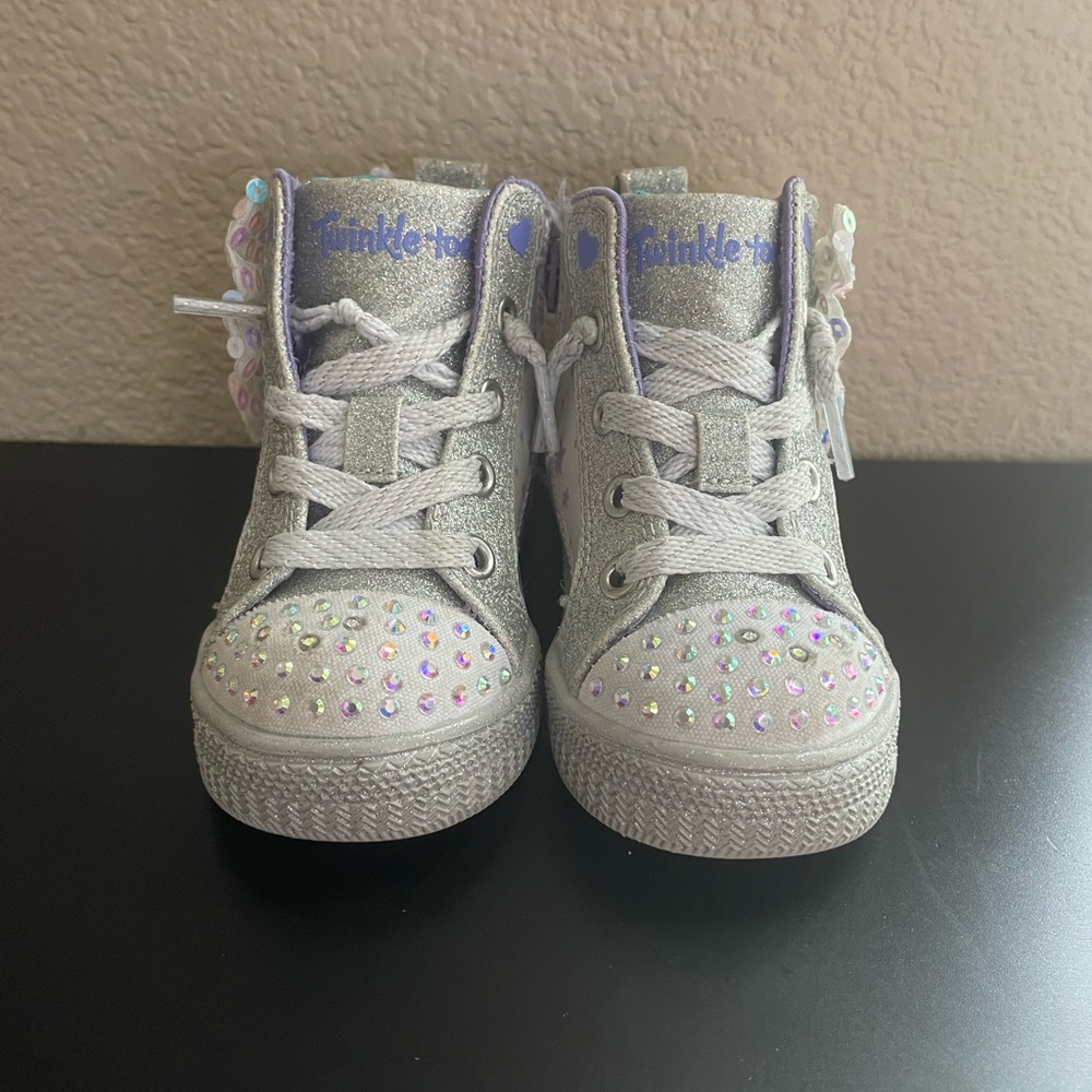 Twinkle Toes by Skechers (Size 5)